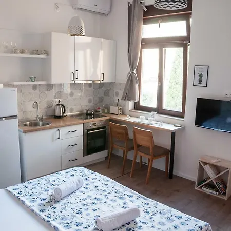 Checkpoint Apartment *